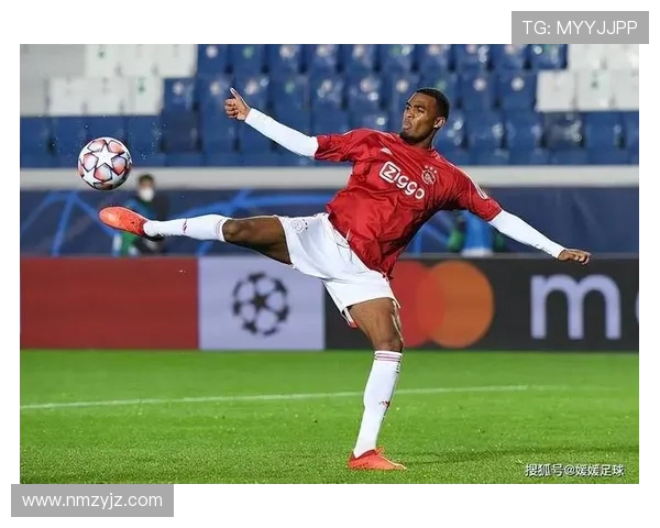 费耶诺德战术解析：灵活变阵促进球队表现稳健，重回巅峰之路